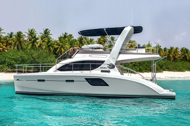 38 beach port © Multihull Central